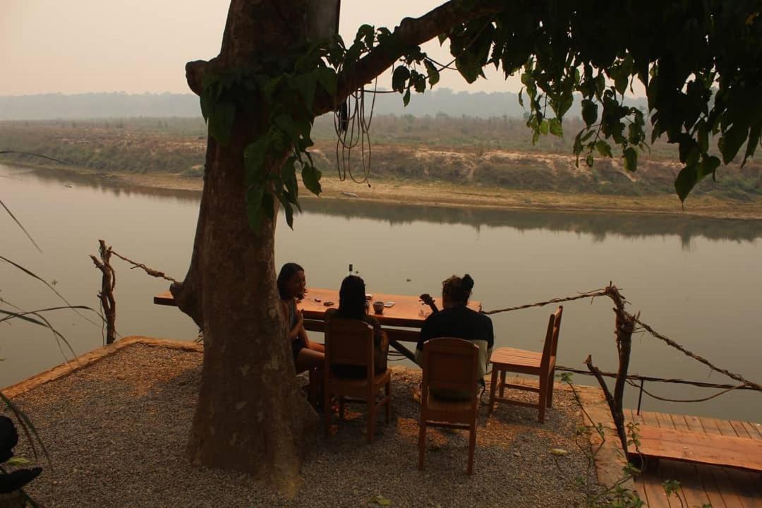 Happy Lemon Tree Lodge Sauraha Exteriér fotografie