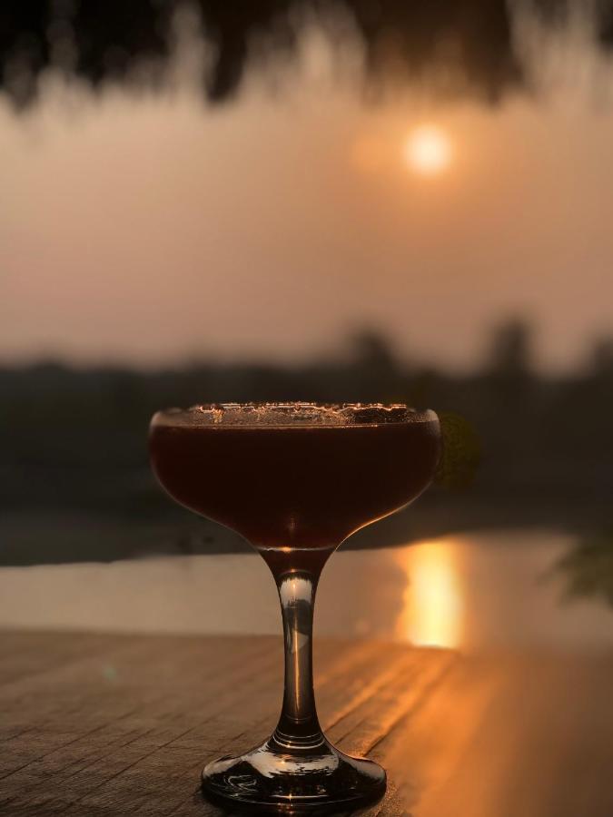 Happy Lemon Tree Lodge Sauraha Exteriér fotografie