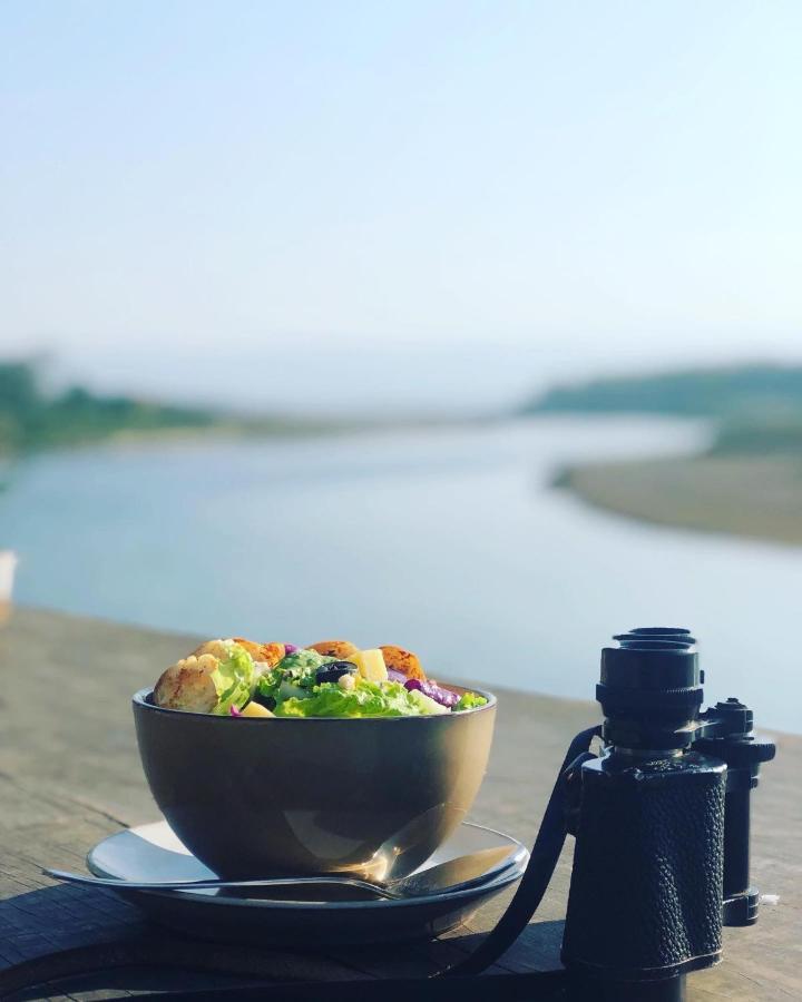 Happy Lemon Tree Lodge Sauraha Exteriér fotografie
