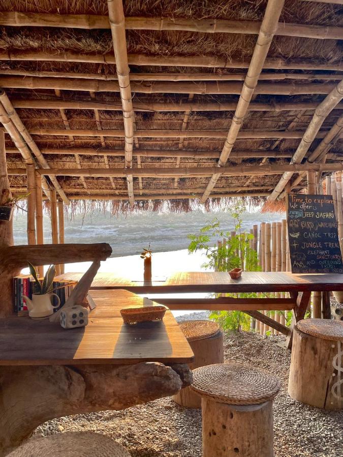 Happy Lemon Tree Lodge Sauraha Exteriér fotografie