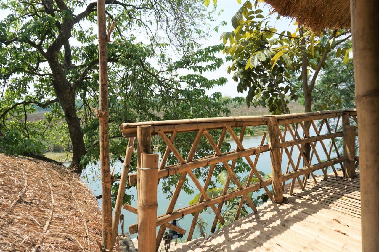 Happy Lemon Tree Lodge Sauraha Exteriér fotografie